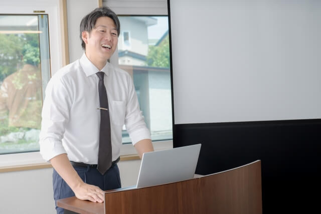 新聞電子版で見つける！チーム力を高める朝礼ネタの探し方