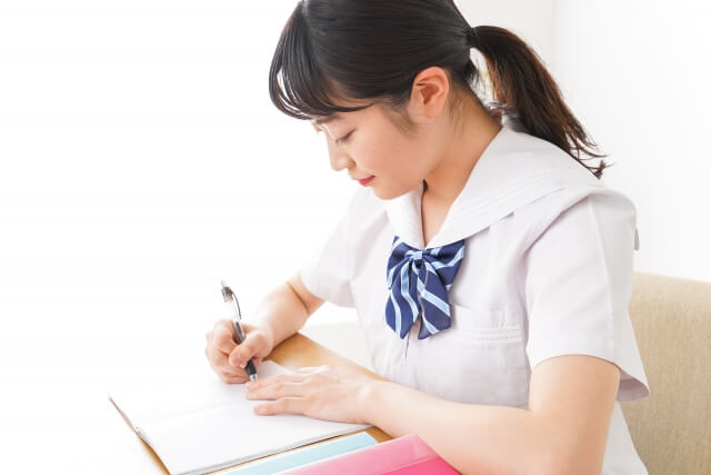 中学生の受験・小論文対策に新聞記事がおすすめな理由